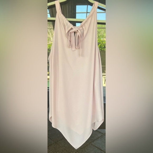 BCBG (retail $198) worn once* JAX COLD-SHOULDER HALTER TOP. Dusty pink. XXS - Picture 7 of 11